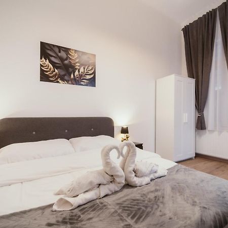 בודפשט Modelia Apartment At Gellert Square מראה חיצוני תמונה