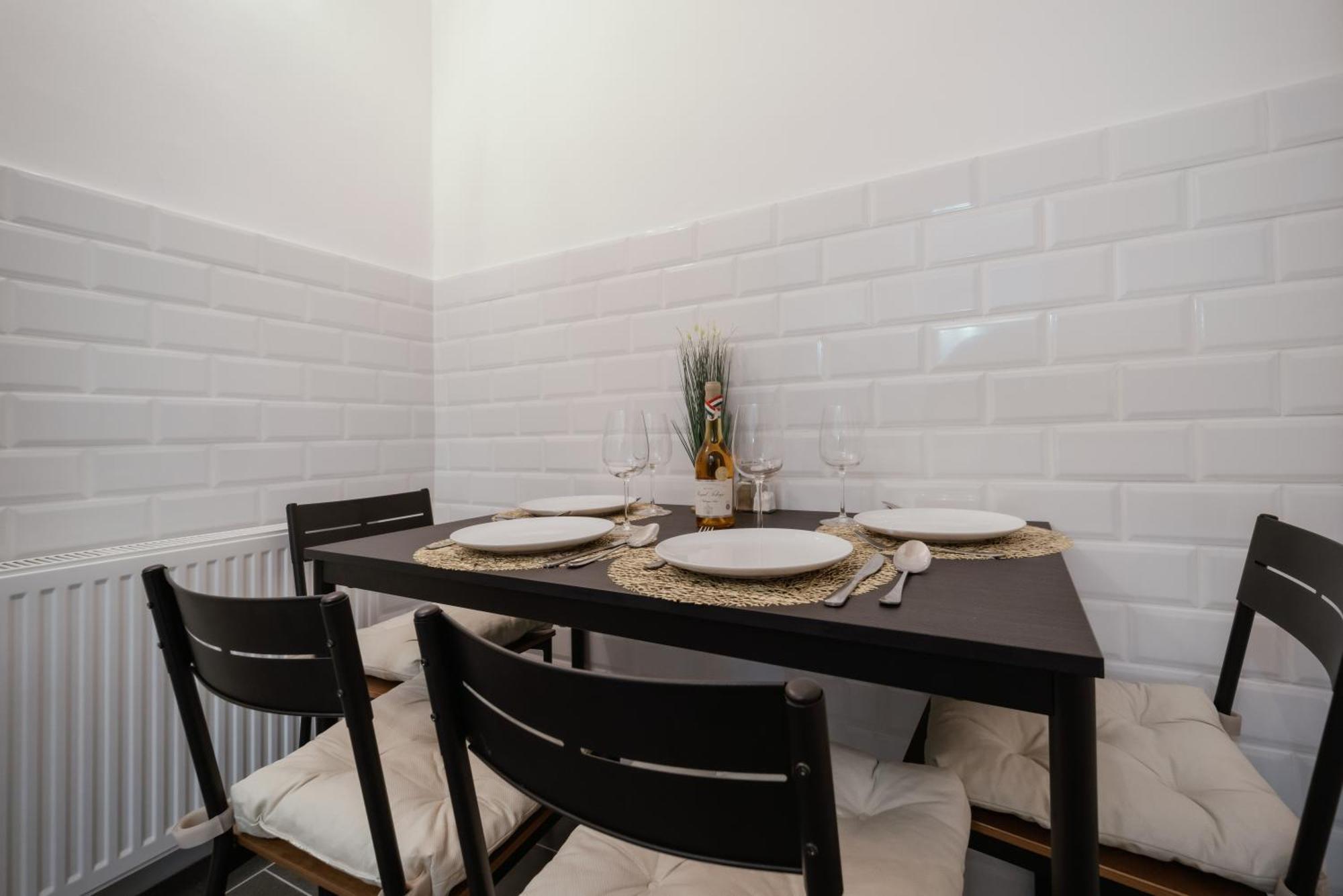 בודפשט Modelia Apartment At Gellert Square מראה חיצוני תמונה
